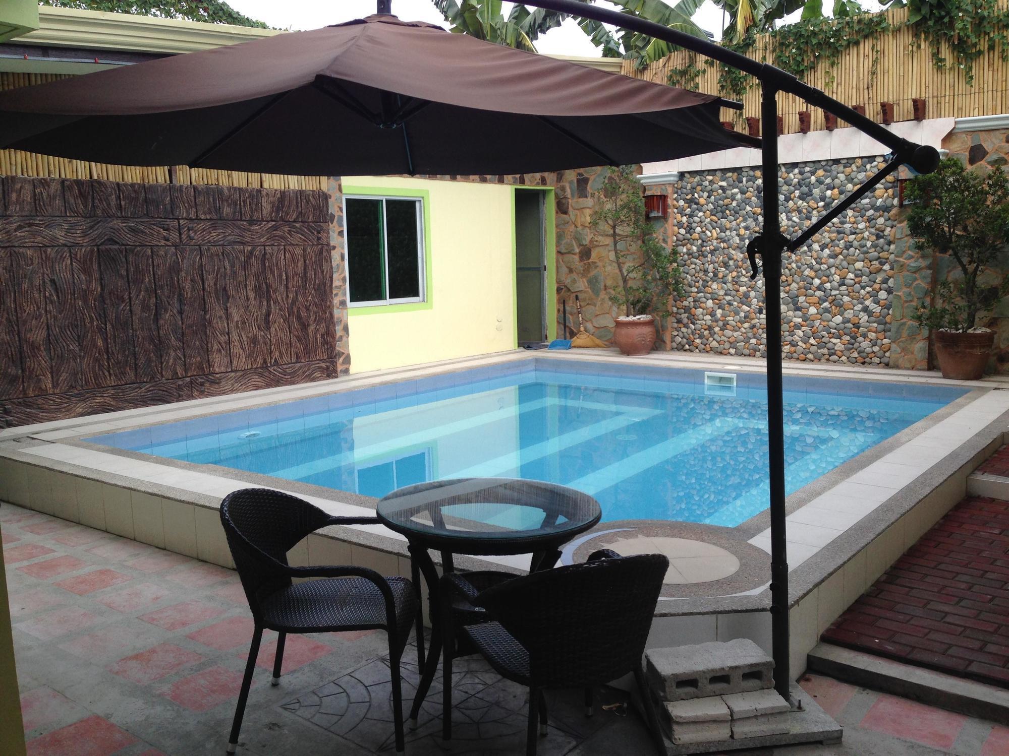 Sun Moon Poolside Hotel Angeles Exterior photo